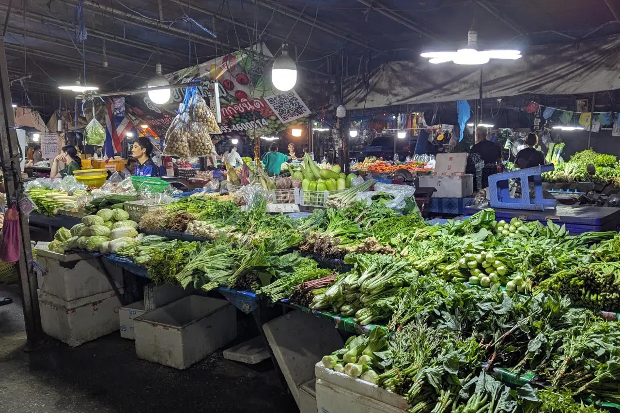 Гречка, тушёнка и кефир в Таиланде: сколько просят за привычные продукты в Паттайе