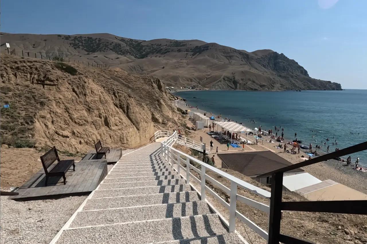 Почти забытый полуостров в России: кристально чистое море, песчаные пляжи и нет толпы туристов