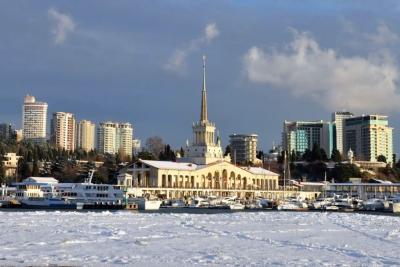 8 городов в России, куда лучше не ездить весной: холодно, сыро и куча туристов