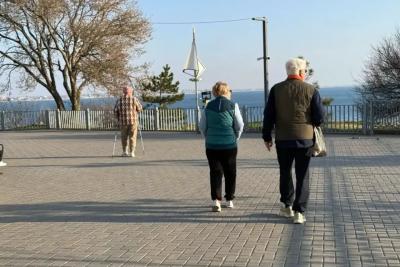 Осенью пенсионеры едут именно сюда: 5 мест с тёплым морем, спокойным отдыхом и доступными ценами