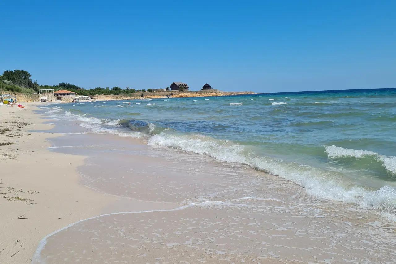 Как на Мальдивах, но в России и за копейки: бирюзовая вода, белоснежный песок и почти нет туристов