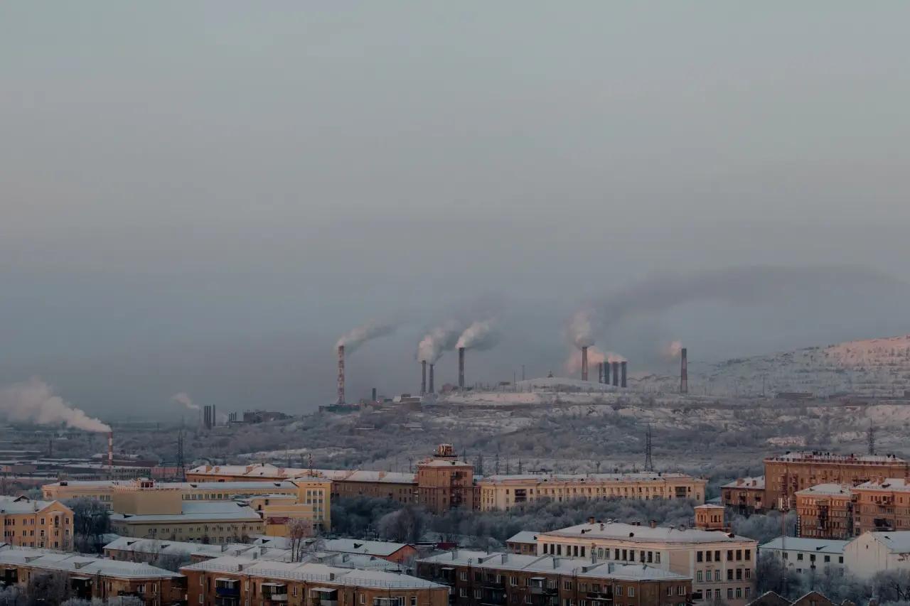 Найдены самые депрессивные города России согласно опросам 2025 - здесь и счастье не в радость