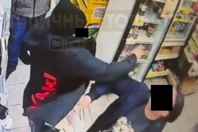 Нападение на мужчину в магазине в Тольятти - фото