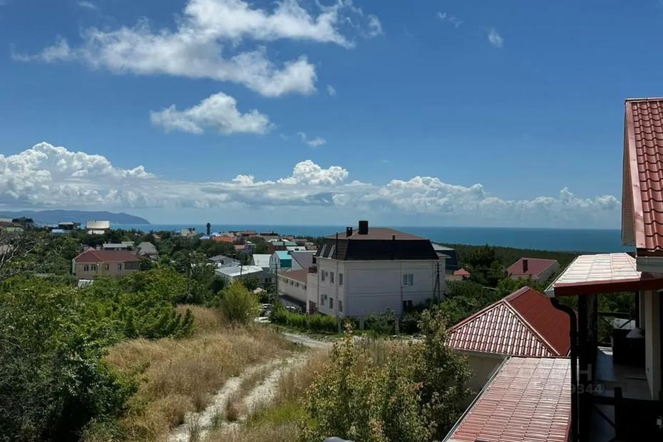 Друг купил дом у моря и теперь локти кусает: никак не может его продать - вот в чем дело