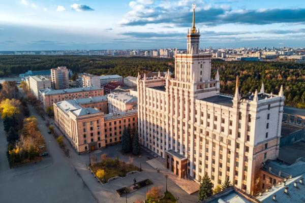 Этот город раньше называли дырой, а теперь туда едет молодёжь: жильё дешёвое, работы много - культура на уровне столиц