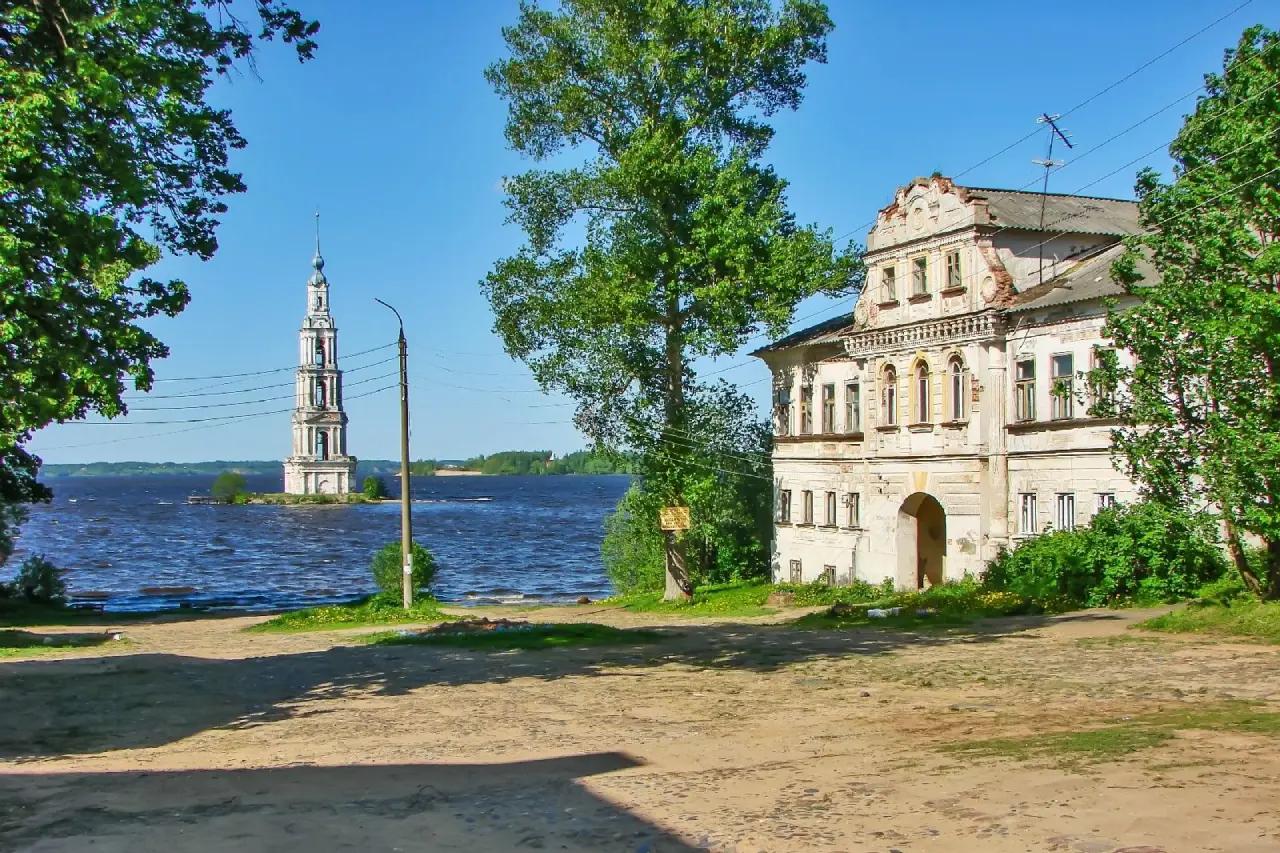 Золотое кольцо без прикрас: 10 городов, где я зря потратил свои выходные и остался крайне недоволен сервисом