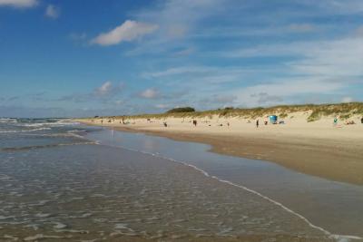 Сочи отдыхает: нашли курорт, где море с двух сторон, а людей почти нет