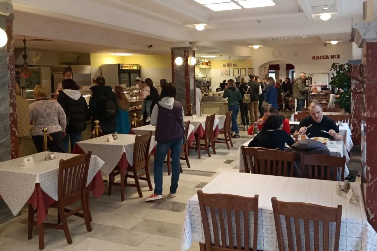 Пообедал в центре Москвы дешевле, чем в столовой: делюсь списком мест, где можно вкусно поесть за копейки