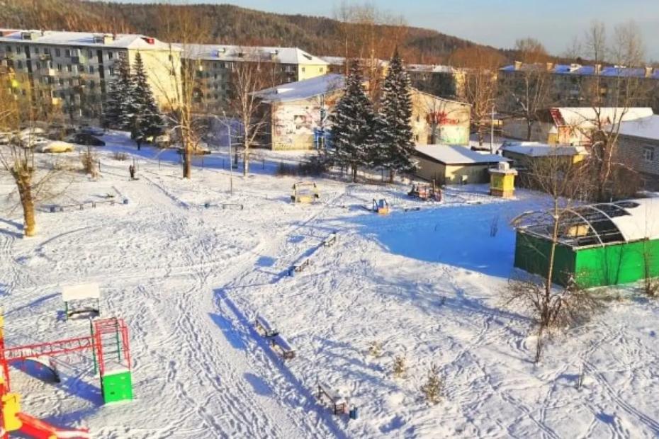 Отрезан от цивилизации полностью: самый труднодоступный российский город. Как сюда добираются люди?