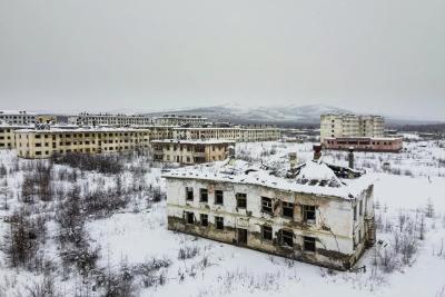 В СССР здесь кипела жизнь, а теперь только пустые дома: два северных города, которые исчезли после закрытия шахт