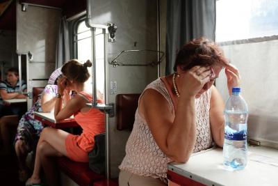 &laquo;Платишь за билеты дорого, а рядом едут не пойми кто&raquo;: провокационное предложение для РЖД - почему виноваты старики