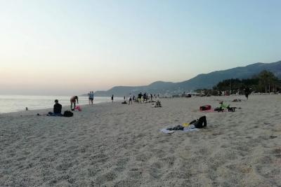 Как отдыхать на популярных курортах по ценам 10-летней давности - чистое море, вкусная еда и нет толп туристов: делюсь лайфхаками