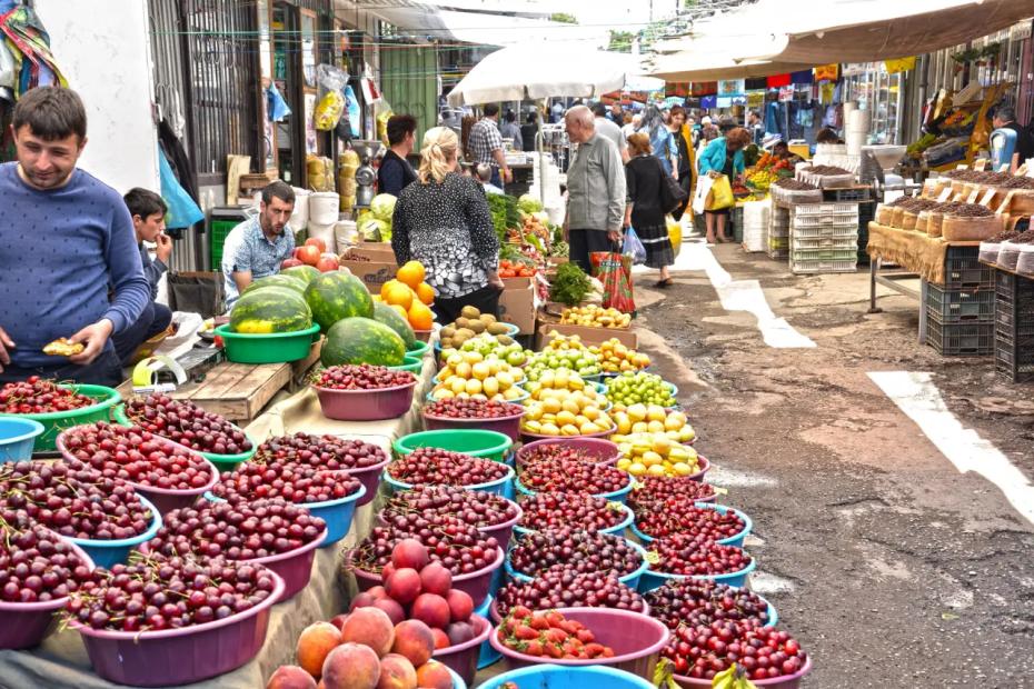 Женщина случайно подслушала диалог армян на рынке в Анапе - узнала, что они на самом деле думают о России