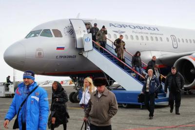 Топливный сбор в апреле взлетел: почему авиакомпании стали повышать цены и что делать российским туристам?