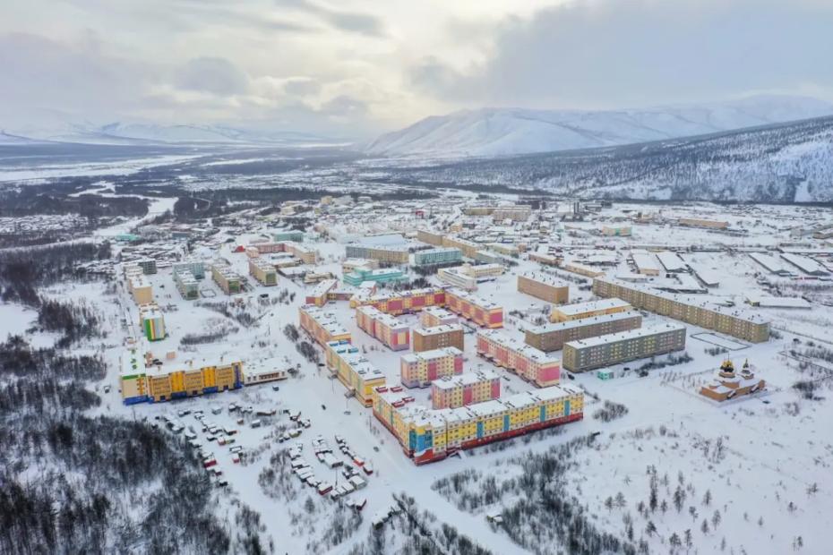 В этом северном городе дефицит овощей - а яйца по карточкам выдавали: стоят по 2-3 часа в очередях в &minus;30 &deg;C за картошкой
