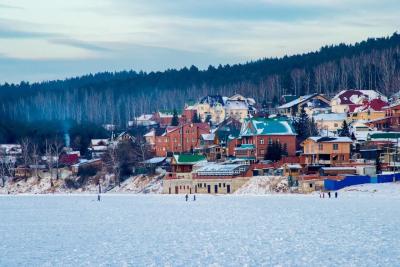 На наш Юг больше ни ногой - хитрые туристы нашли другое место: вода теплющая, не хамят и в 2 раза дешевле, чем в Абхазии