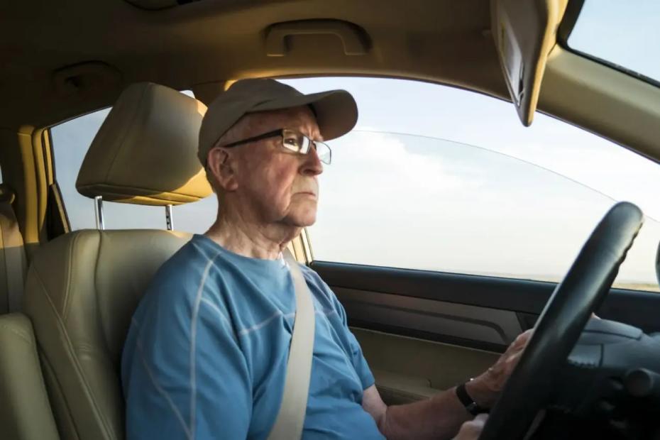 Новая медкомиссия в 2026 году: водителей старше 65 лет ждет неприятный сюрприз
