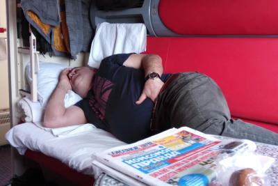 «Заплатил приличную сумму, а рядом сидят пенсионеры да дети»: почему предложение россиянина для РЖД вызвало бурю негодования