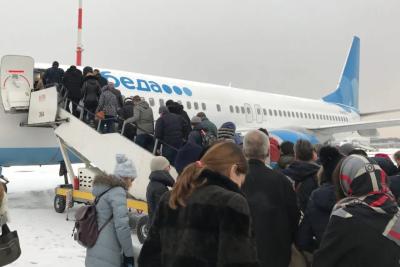 Стюардесса рассказала, почему в самолет нельзя надевать джинсы или кроссовки - запомните это раз и на всю жизнь