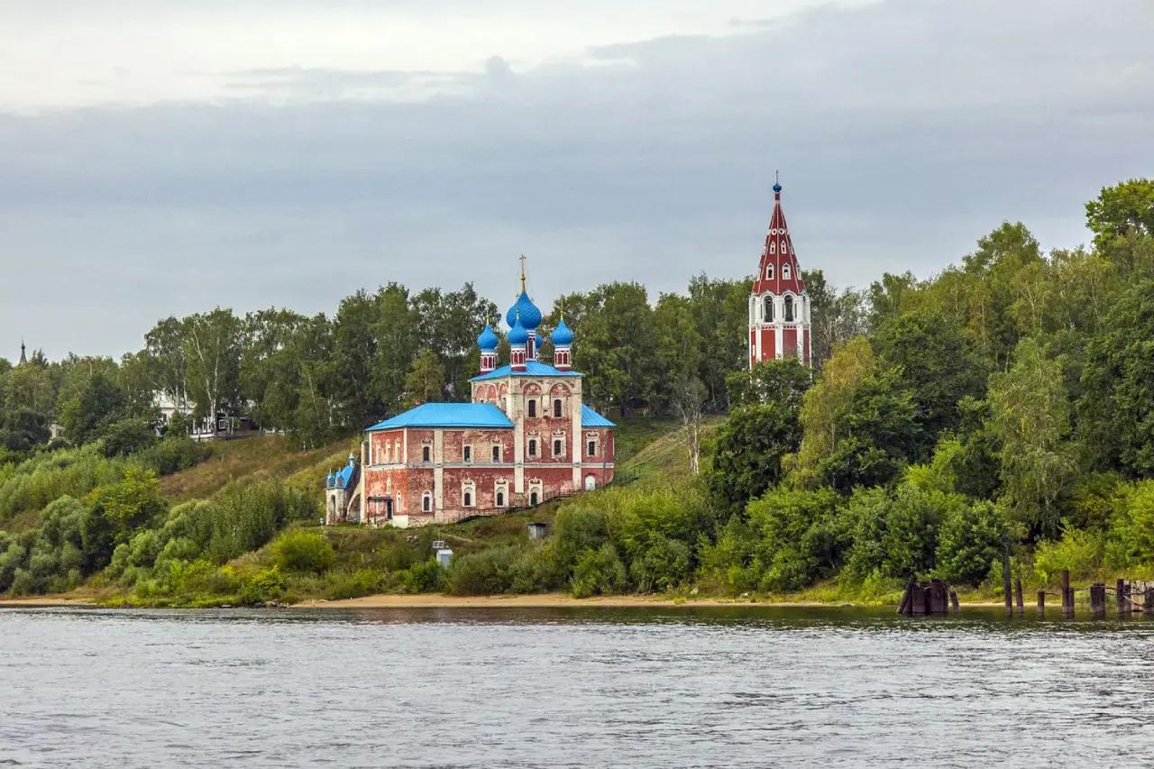 Вместо Сочи и Калининграда. 4 малых города России, куда мало кто ездит - и очень зря