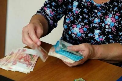 Пенсионерка из Тольятти отдала 700 000 рублей курьеру телефонного мошенника