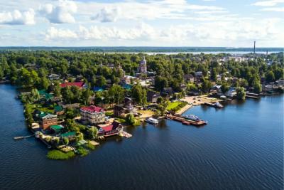 Провинциальный городок без моря оказался самым дорогим курортом России: вот как там живут и почему туда едут