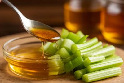 Всем, кому за 60: 1 чайная ложечка в день поможет сохранить ясность ума, и еще 4 рекомендации академика Микулина