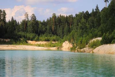Не Бали, но выглядит так же: место в России с бирюзовой водой и белыми берегами - дешевле и ближе