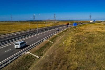 Крымский мост перекрыли для некоторых машин: как в 2026-м попасть в Крым по трассе Р-280 - время и особенности