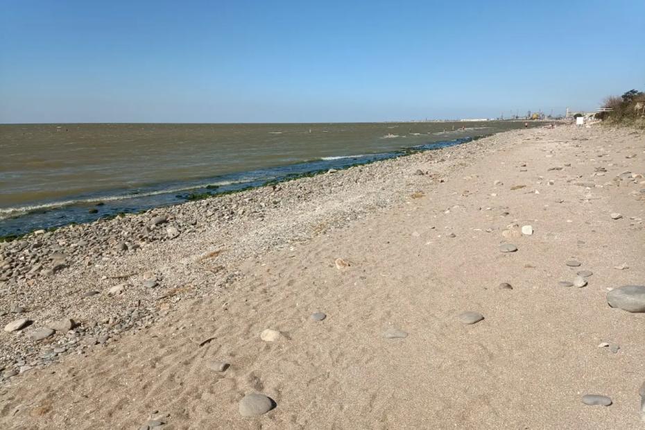 Пляжи без людей и цены, как в СССР: россияне открыли для себя новый курорт с чистым морем