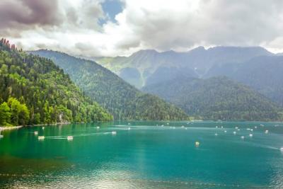 «Здесь горе у людей, а мы приехали отдыхать»: честный отзыв отдыхающей о Гагре - Абхазия