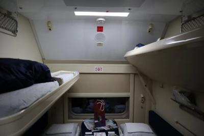 &laquo;Только о себе и думает&raquo;: потратил 10 тысяч на билет в СВ, тут появляются двое из плацкарта с просьбой поменяться местами