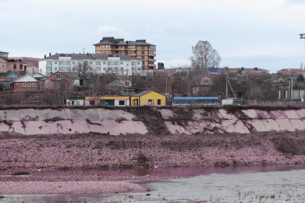 Пляжи грязные, работы нет, цены как в Сочи: вот точно почему этот курорт Краснодарского края называют черной дырой - реальный отзыв