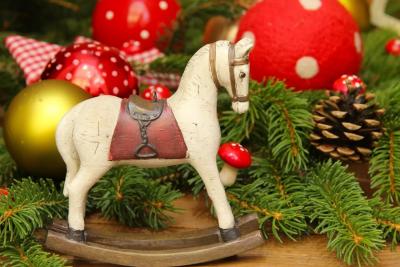 Новый год 2026 встречаем без синего и чёрного: какие оттенки принесут удачу