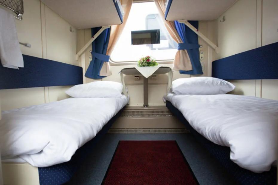 «И че ты мне сделаешь?» - нахальная пассажирка захватила чужую полку в поезде и не хотела отдавать