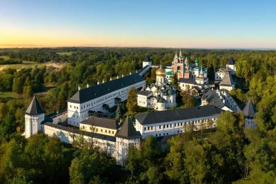 Звенигород - подмосковная Швейцария: рельеф, леса и монастырь вместо многоэтажек