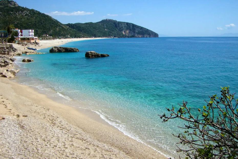 Пока все рвутся в Турцию, умные выбрали эти 5 направлений на май - цены адекватные, море тёплое