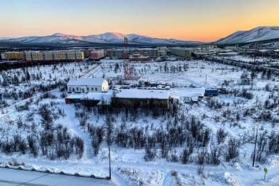 Сметана по 600 рублей и ни одной нормальной дороги. Как выживают жители самого дорогого города России?