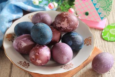 В какой день красить яйца на Пасху 2026 - традиции говорят одно, батюшка объяснил другое