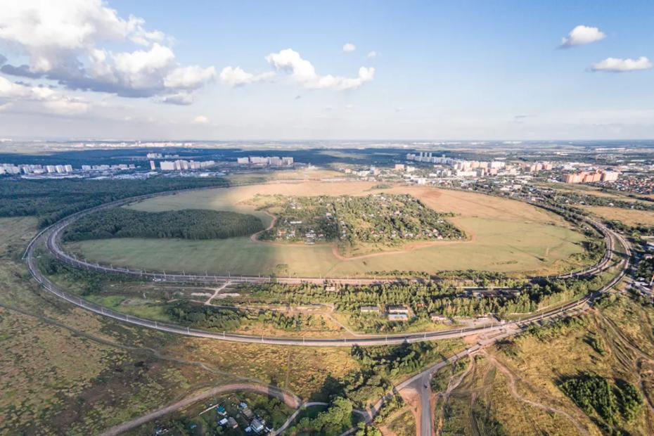 Как в 40 минутах езды от Москвы обрывается цивилизация: деревня, отрезанная железной дорогой - вот как тут живут люди