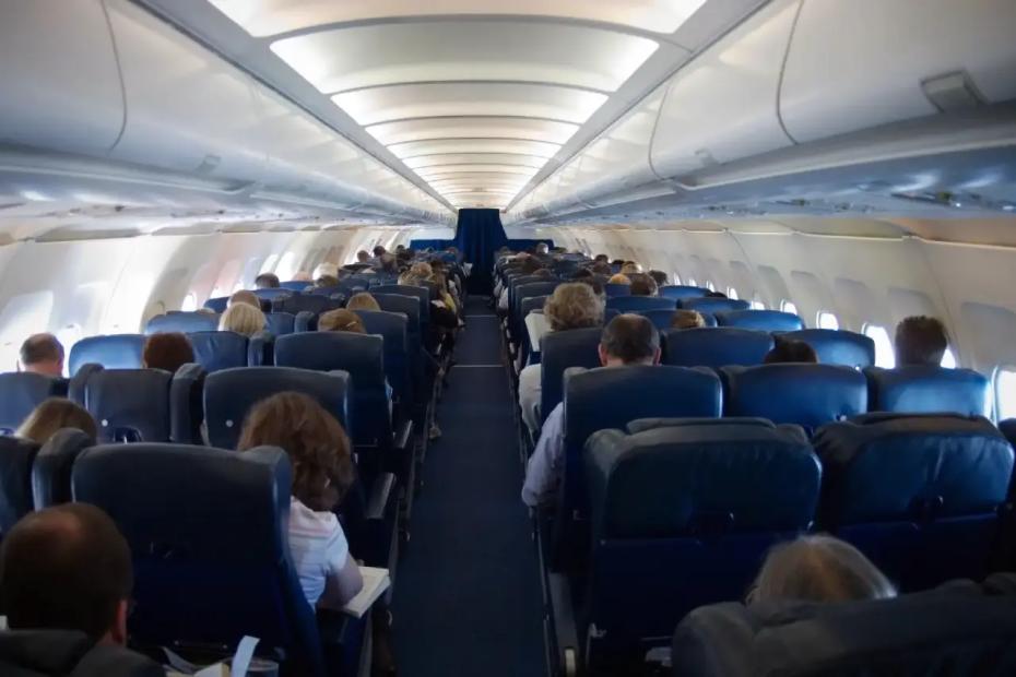 Никогда не берите эти места в самолёте: эксперт назвал худшие кресла - одни лишь неудобства