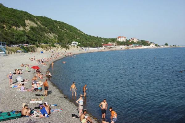 Дорогущие Сочи и Анапа в прошлом: на Черном море нашли рай с кристально прозрачной водой - здесь отдых за копейки