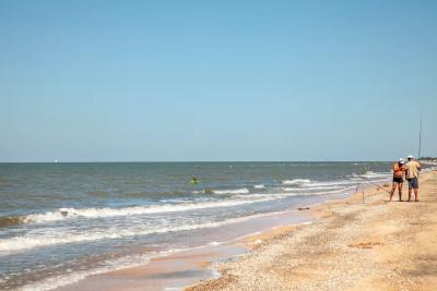 Уютный поселок на Таманском полуострове - в 2 раза дешевле Сочи, красивые пляжи и нет надоедливой толпы