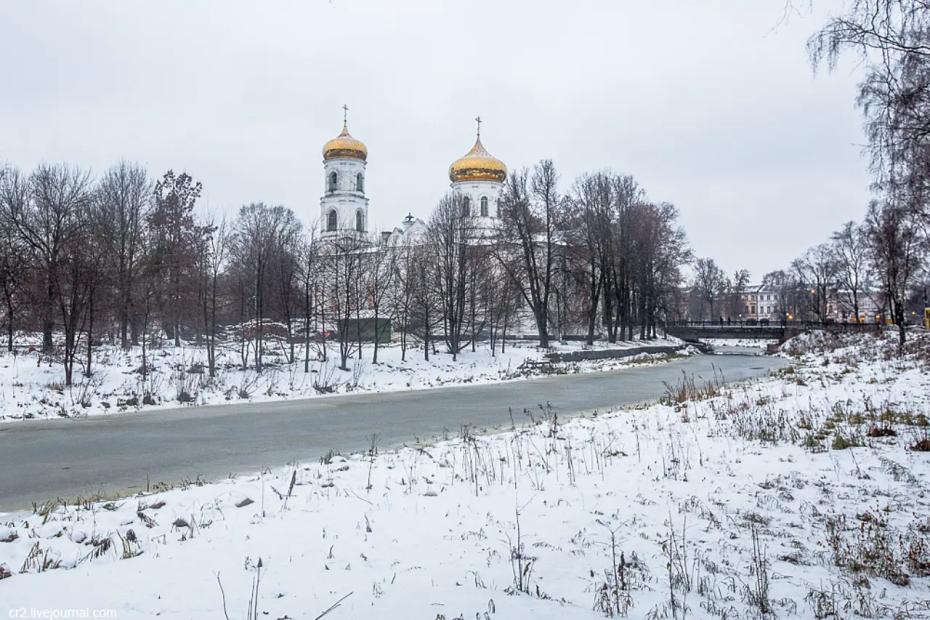 Атмосферный, дивный и тихий - туристы от него в восторге: российский город, который называют &laquo;тверской Венецией&raquo;