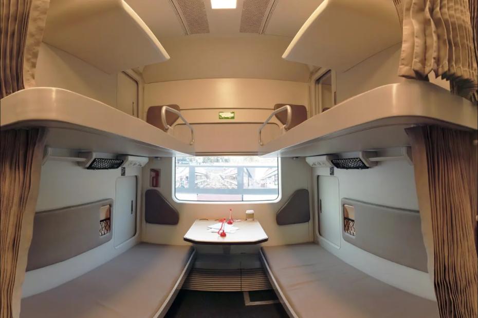 Спальный вагон нового поколения: РЖД показала купе с двухметровыми полками и яхтенным стилем