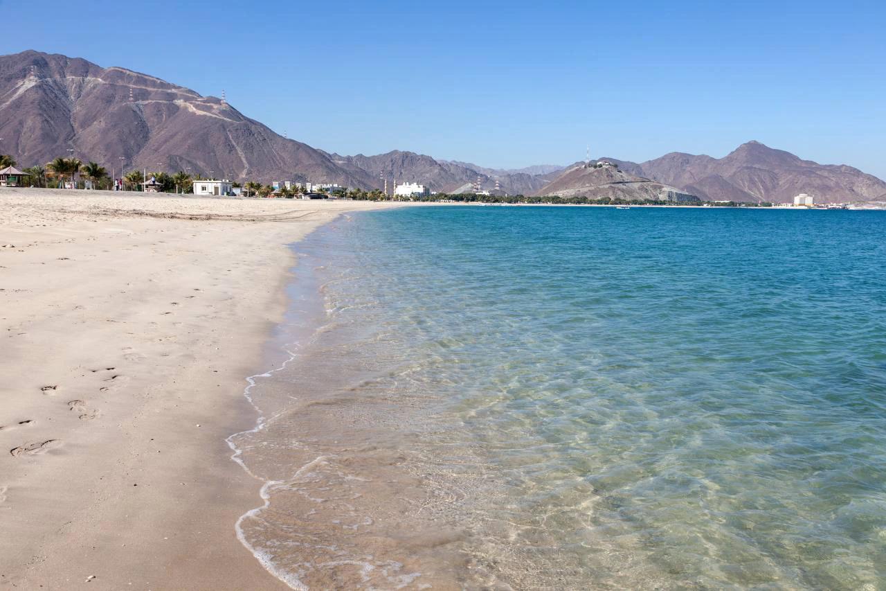 Забыть про Дубай: эмират с тёплым океаном  +27 &deg;C в ноябре, горами и минимумом туристов
