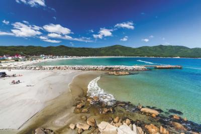 Ближе Дубая, чище Байкала и намного дешевле Таиланда: морской курорт в России, где не стыдно провести отпуск