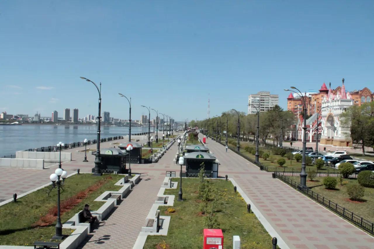 Как живет российский город на границе с Китаем - в 750 метрах от Поднебесной