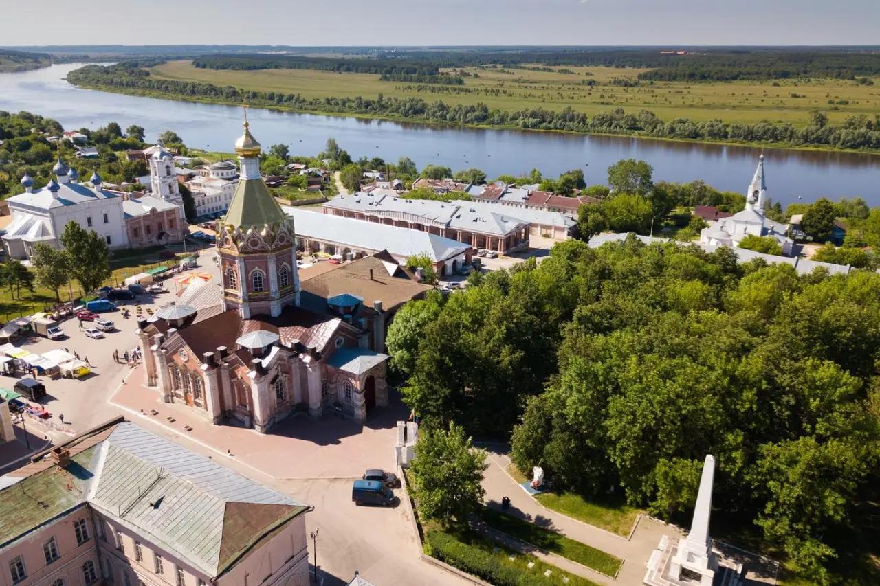 Переезжать на пенсии только сюда: 7 городов России, где живётся спокойно - воздух чистый и до мегаполисов недалеко