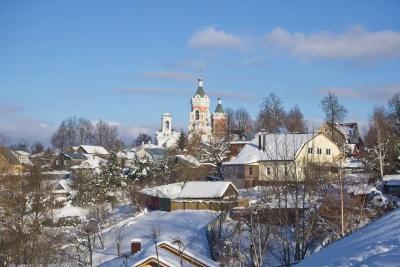 Чистая природа, никакой суеты и доступные цены: 7 городов России, где на пенсию можно спокойно жить и ни в чем себе не отказывать